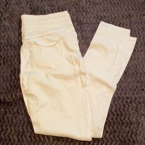 White skinny jeans